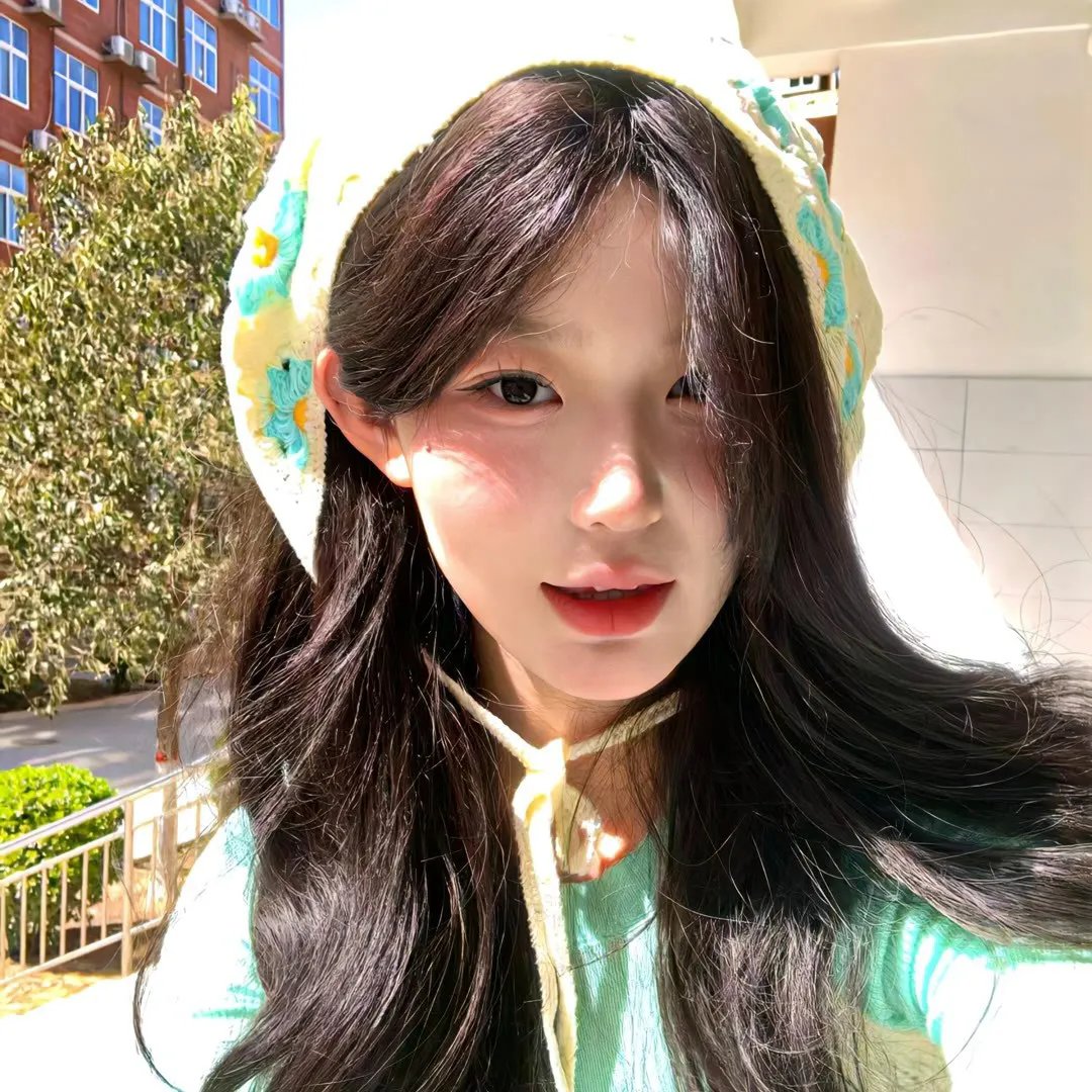 月亮中的亚马逊女人封面